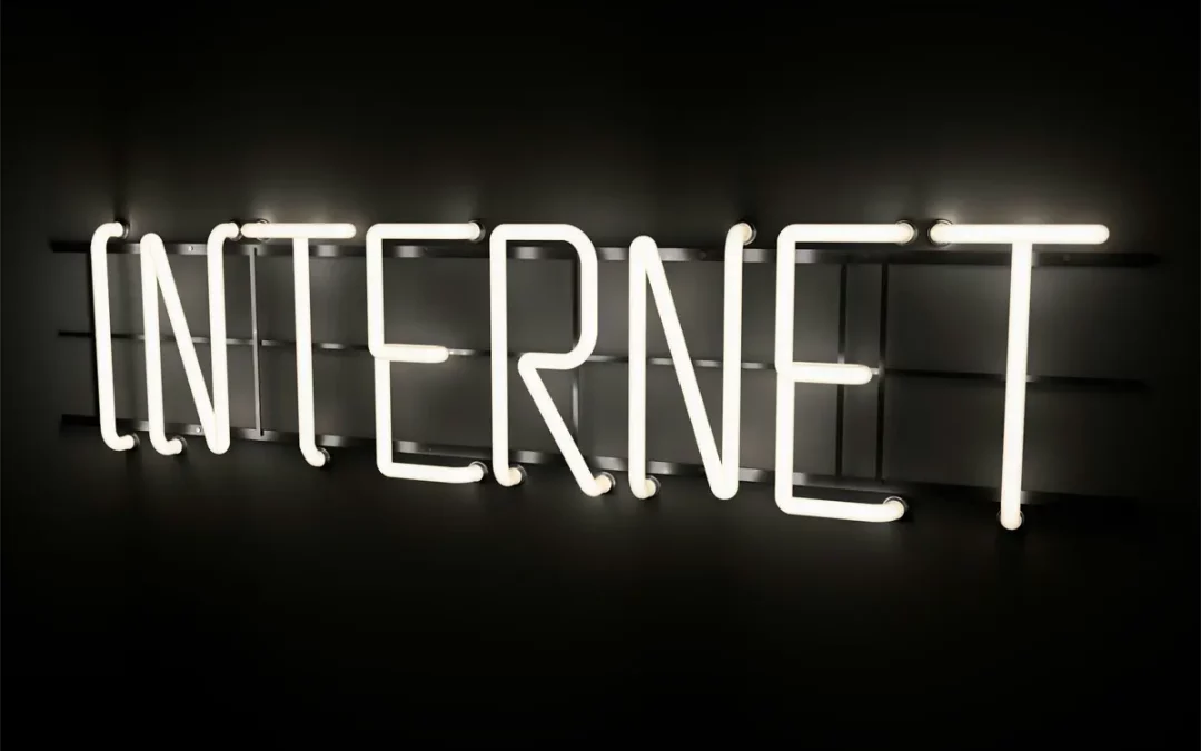 Histoire d’Internet : des origines militaires à l’ère du métavers