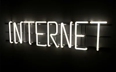 Histoire d’Internet : des origines militaires à l’ère du métavers